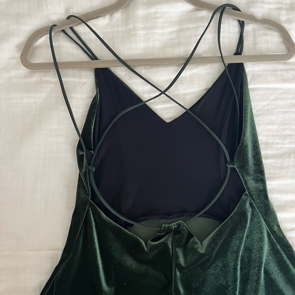 The perfect holiday or NYE dress!! Velvet, holiday green, short and ballerina - Picture 3 of 4